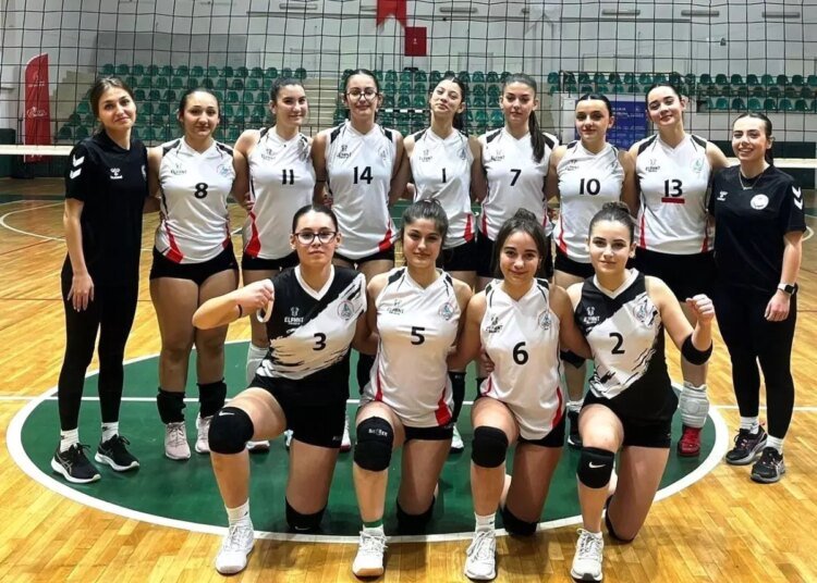 Körfez Gençlerbirliği SK Yıldız Kız Voleybol Takımı İkinci Galibiyetini Aldı
