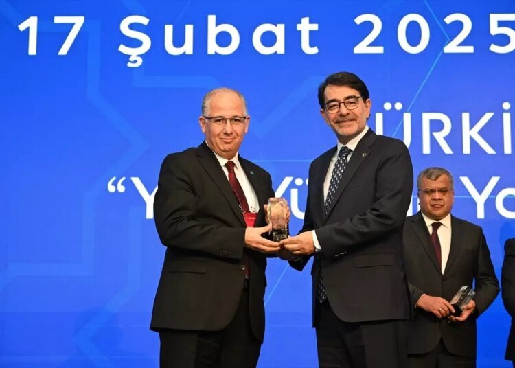 Marmara Kariyer Fuarı, “en etkin bölgesel kariyer fuarı” ödülüne layık görüldü