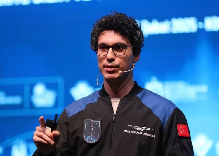 Türkiye’nin İkinci Astronotu Tuva Cihangir Atasever, Bilim ve Uzay Meraklılarıyla Buluştu