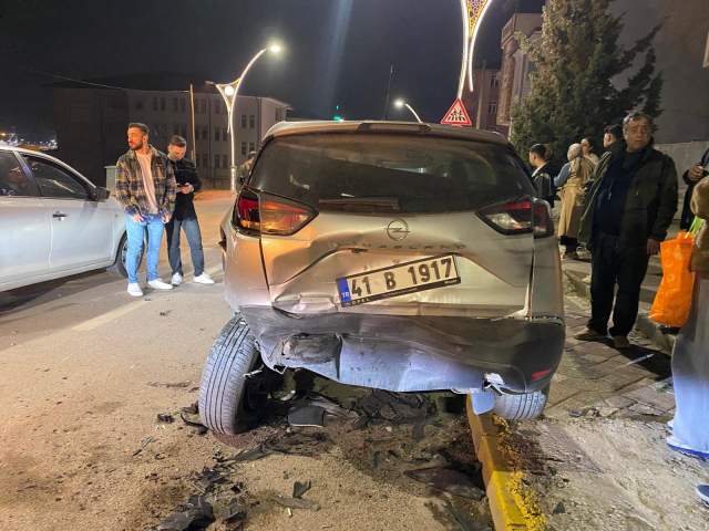 babasinin arabasini kaciran cocuk mahalleyi savas alanina cevirdi 0 VAhzlkdj