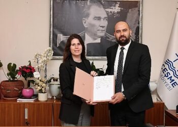 Çeşme Belediyesi ile Türkiye Satranç Federasyonu arasında iş birliği protokolü imzalandı