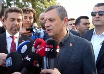 CHP Lideri Özgür Özel, Celal Akar’ın Cenaze Törenine Katıldı