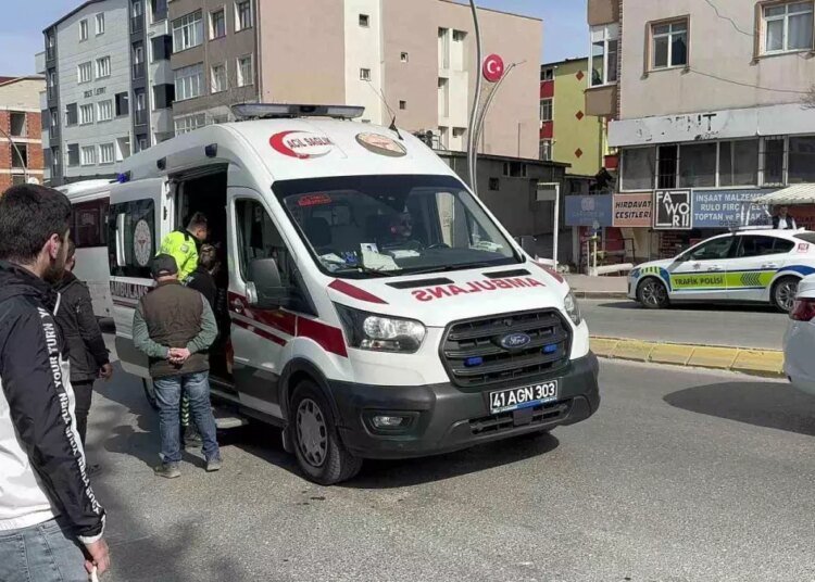 Darıca’da Motosiklet, Yaya Kadına Çarptı