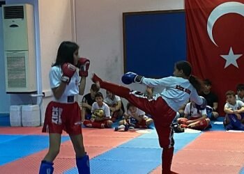 Geleceğin Kick Boks sporcuları kuşak atladı