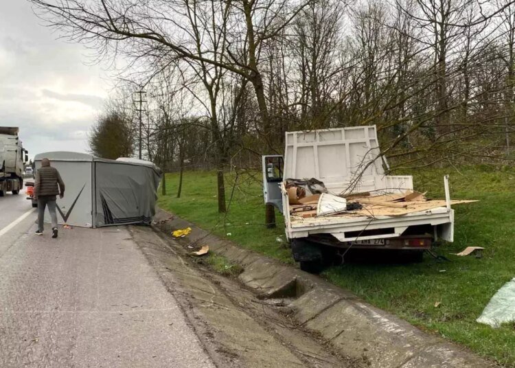 Kartepe’de Trafik Kazası: 2 Yaralı