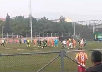 Kocaeli’de Amatör Futbol Maçında Saha Savaş Alanına Döndü