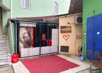 Kocaeli’de Çocuklar Marketten Dondurma Çaldı, Özür Diledi