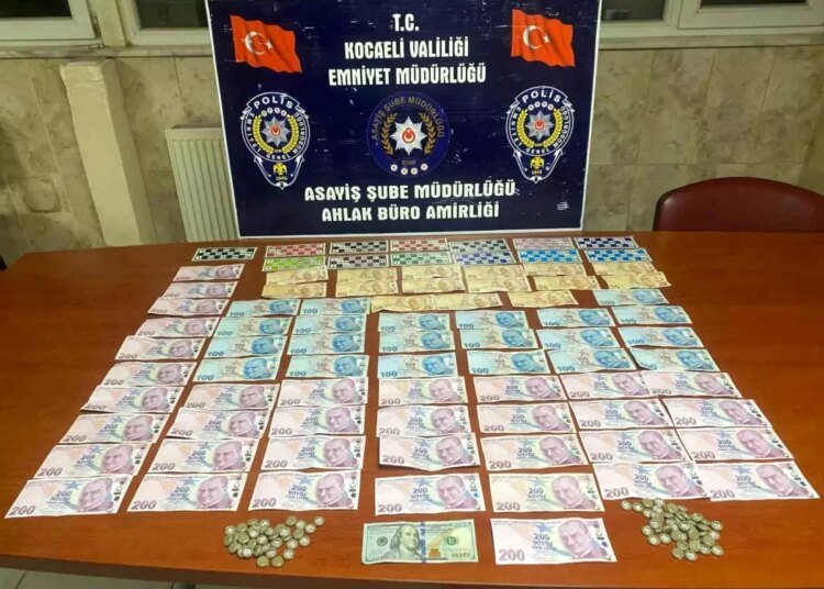 Kocaeli’de Kumar Baskınında 9 Kişiye 83 Bin TL Ceza