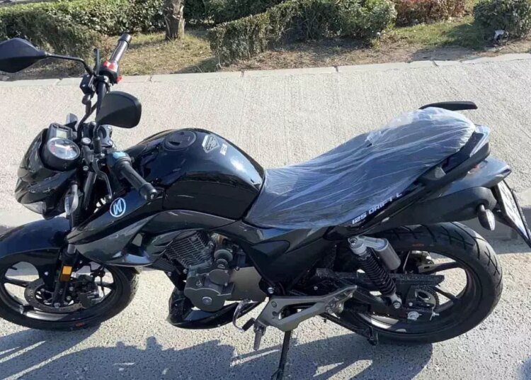 Kocaeli’de Motosiklet Otomobile Çarpınca 1 Kişi Yaralandı
