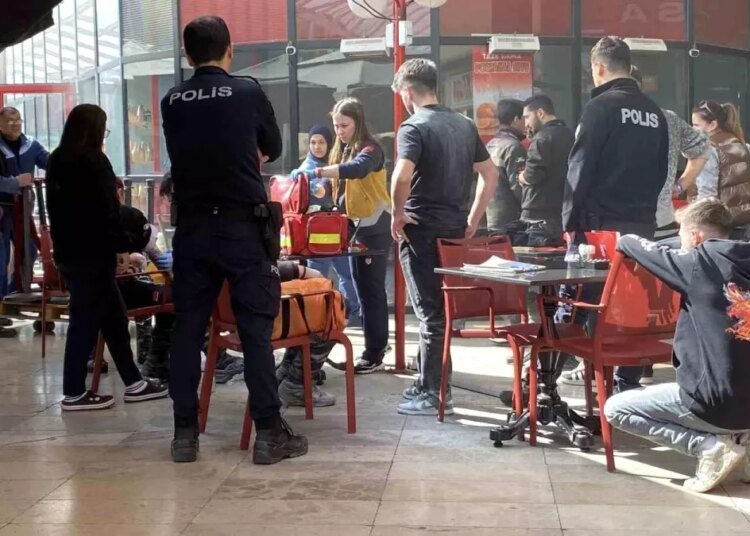 Kocaeli’deki 41 Burda AVM’de Kafeteryada Yangın Çıktı
