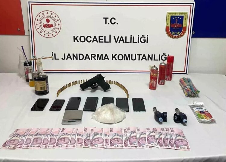 Kocaeli’nde Uyuşturucu Operasyonu: 1 Kilo 25 Gram Metamfetamin Ele Ge geçirildi