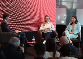 Zirvenin İzinde: Sporun Kadın Kahramanları Memorial’da Buluştu