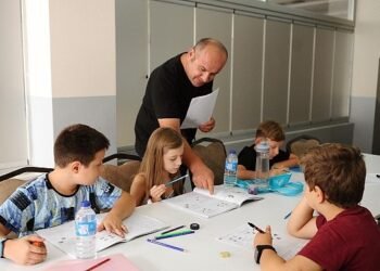 Karşıyaka Belediyesi’nden eğitime destek