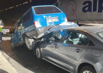 Anadolu Otoyolu Zincirleme Kaza Ulasimi Aksatti kocaeli