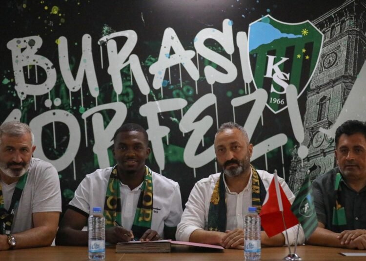 Anfernee Jamal Dijksteel Resmen Kocaelisporlu kocaeli
