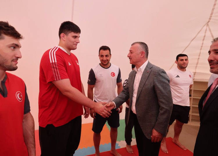 Buyukakin acti Emre Yazganin adi spor merkezinde yasatiliyor file