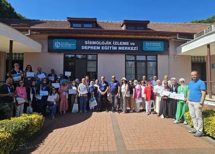 Deprem bolgesi ogretmenlerine afet egitimi 3