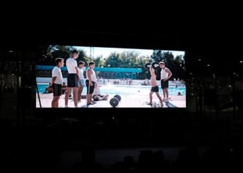 Izmit Milli Irade Meydaninda Sinema Keyfi file