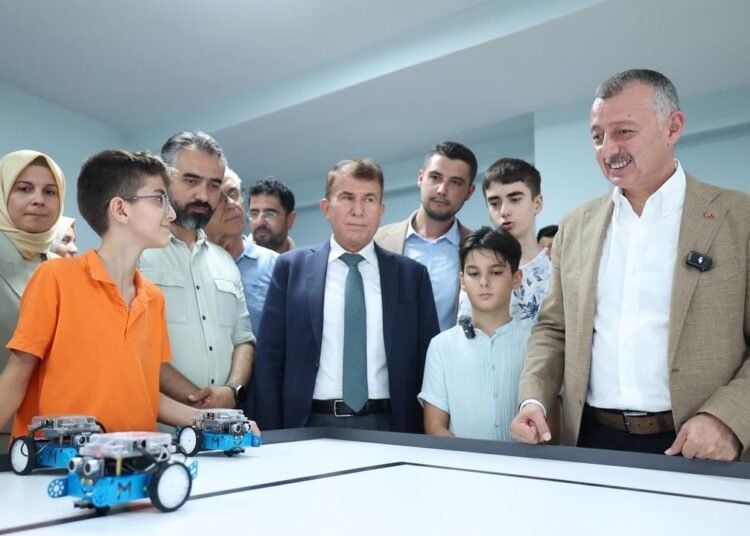 Izmit Yeni Bilgievi Kurucesmede Acildi file