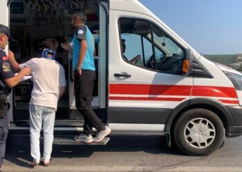 Izmitte otomobil takla atti 4 yarali kocaeli
