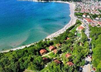 Kocaeli Belediyesinden basarili ogrencilere tatil odulu file