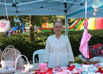 Komek Sepeti Yaz Finaline Renk Katti file