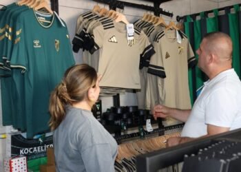 Buyuksehir Yesil Siyah sevdayi Kocaeliye yayiyor file