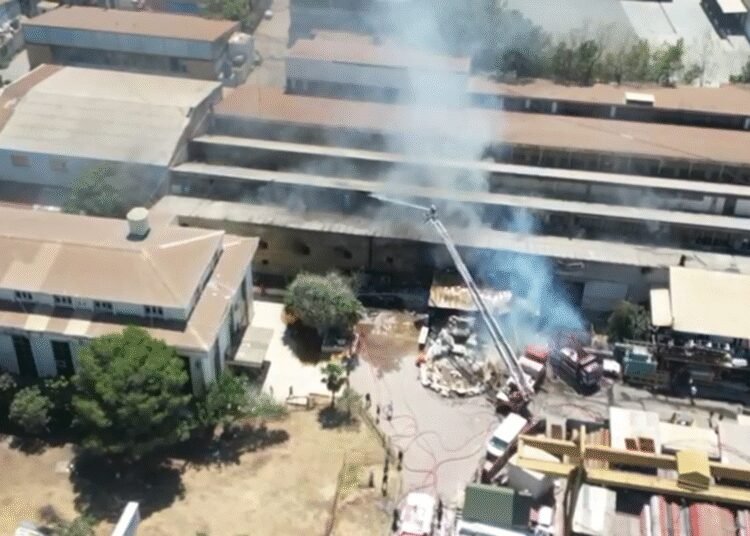 Fabrika yangini 2 tesise daha sicradi kocaeli