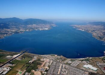 Korfezin iki yakasini kulaclar birlestirecek file