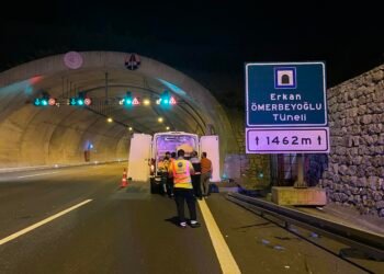 Kuzey Marmarada otomobil carpti Yaya oldu 2 yarali kocaeli