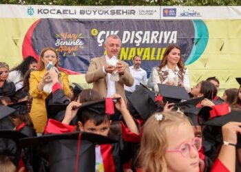 Lokomotif Cocuk Koyu Mezuniyet Hayata Ilk Adim Atildi file