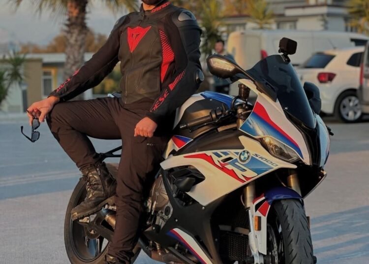 Sosyal medya unlusu Deniz Servan Narin kazada oldu kocaeli