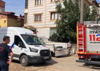 Is makinesiyle calisma sirasinda dogal gaz borusu patladi 12kocaeli