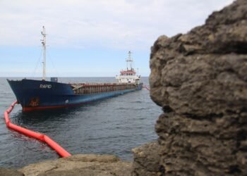 Karaya oturan kuru yuk gemisi Acil yakit transferi uyarisi 12kocaeli