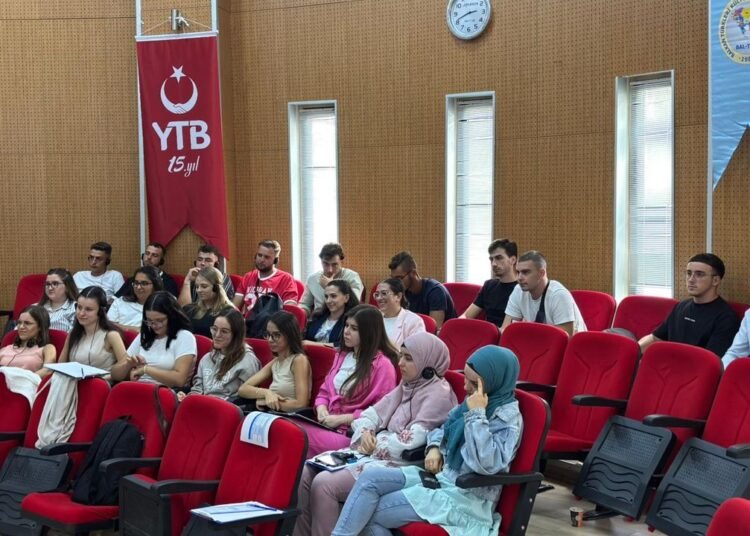 Kocaeli Buyuksehir Soydas genclere agirlama file