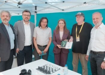 Kocaeli Yerel yazarlar fuarda file