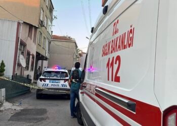 Kotu kokan evde anne kiz olu bulundu Kesici alet yaralari kocaeli