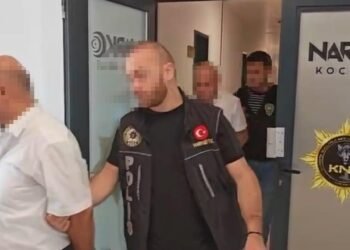 Pul Biberli 7 Kilo Eroin Otobuste Ele Gecirildi 2 Tutuklama kocaeli