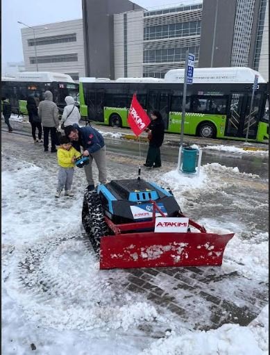 Büyükşehir’den Karla Mücadelede Robotik Hamle