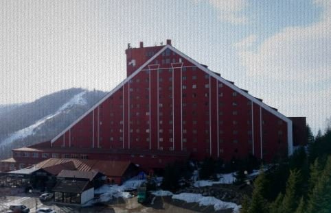 Otel Kapalı, Çevredeki İşletmeler Faaliyette