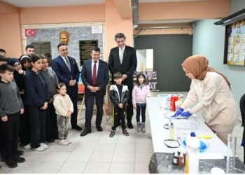 Başkan Kocaman’dan Okullara Ziyaret: Sanat ve Bilime Tam Destek