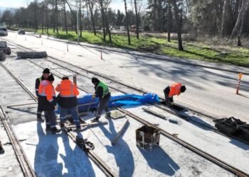 Kartepe Tramvay Hattında Raylar Döşenmeye Başladı