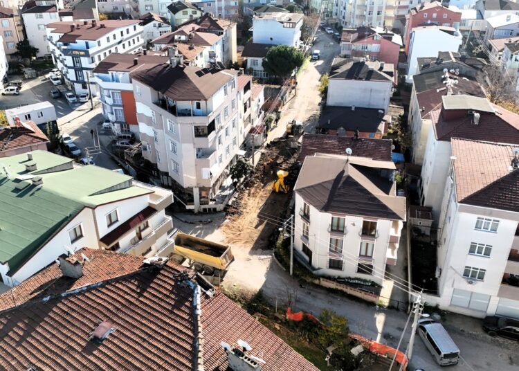 Darıca Mevlana Caddesi’nde Üstyapı Atağı: Yol ve Kaldırımlar Baştan Aşağı Yenileniyor