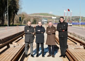 Başkan Büyükakın: “Raylı sistemde kapasiteyi kararlılıkla büyütüyoruz”