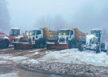 Kartepe’de kar mesaisi aralıksız sürüyor