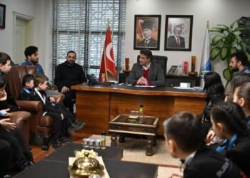 Kartepe Belediye Başkanı Mustafa Kocaman Karate Ligi Şampiyonu Gençleri Ağırladı