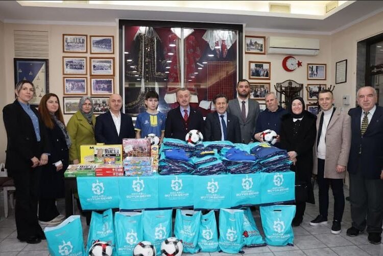 Tahir Büyükakın Balkanlar’da Gönül Sofrasında