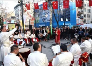 İzmit’te Ramazan Coşkusu İlahi Ezgilerle Başladı
