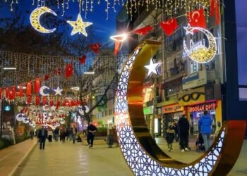 Tahir Büyükakın: “Ramazan Ayı Özümüze Dönüşün Vaktidir”