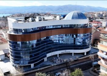 Derince’ye modern belediye binası